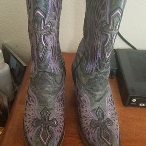 Corral boots